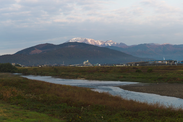 牧田川から見る朝の風景 の画像